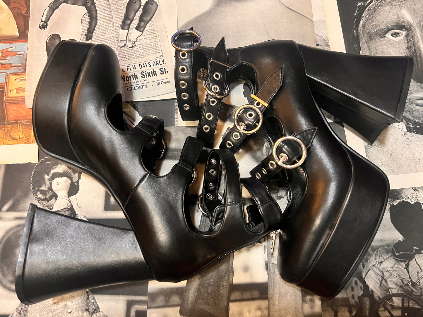 Pre-Loved Funky Grunge Buckle Show Off Platform Shoe